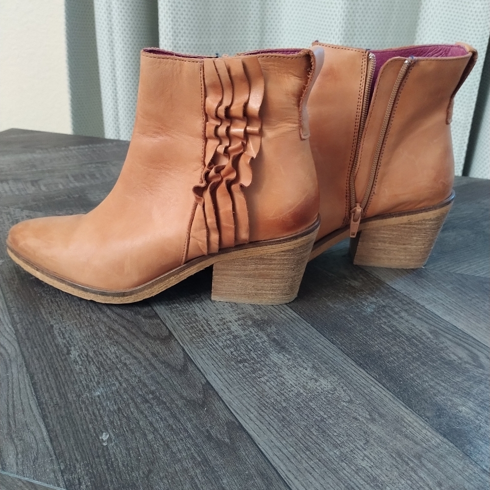 Mala Vita Brown Boot